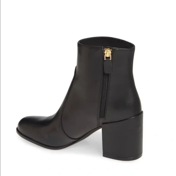 Stuart Weitzman 💓 Quinn leather booties - Picture 3 of 9
